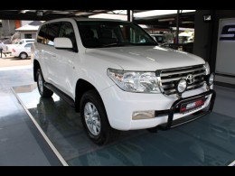 BUY TOYOTA LAND CRUISER 2010 200 V8 TD VX A/T, 7dayautos