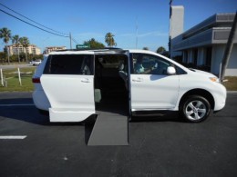 BUY TOYOTA SIENNA 2015 LE, 7dayautos